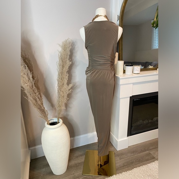 Taupe dress - Picture 5 of 5